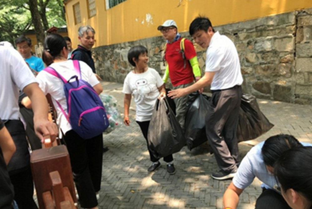 協助清理家園 保護山林與海洋