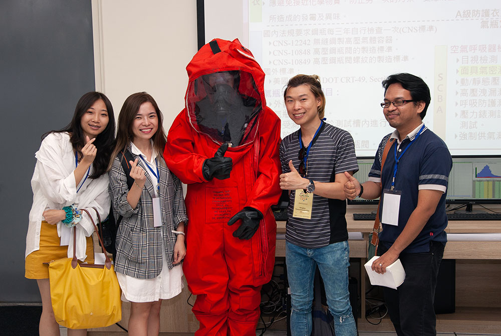 邀請多國學子參觀本公司永續工廠